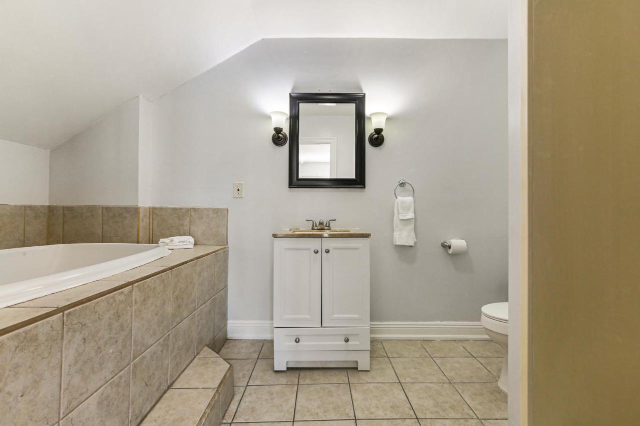Express Close To Amenities Apartment *