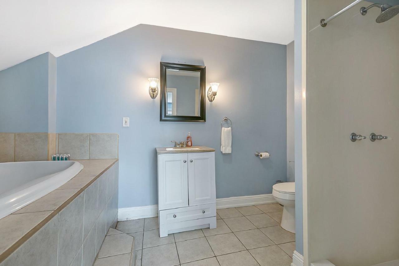 Express Close To Amenities *