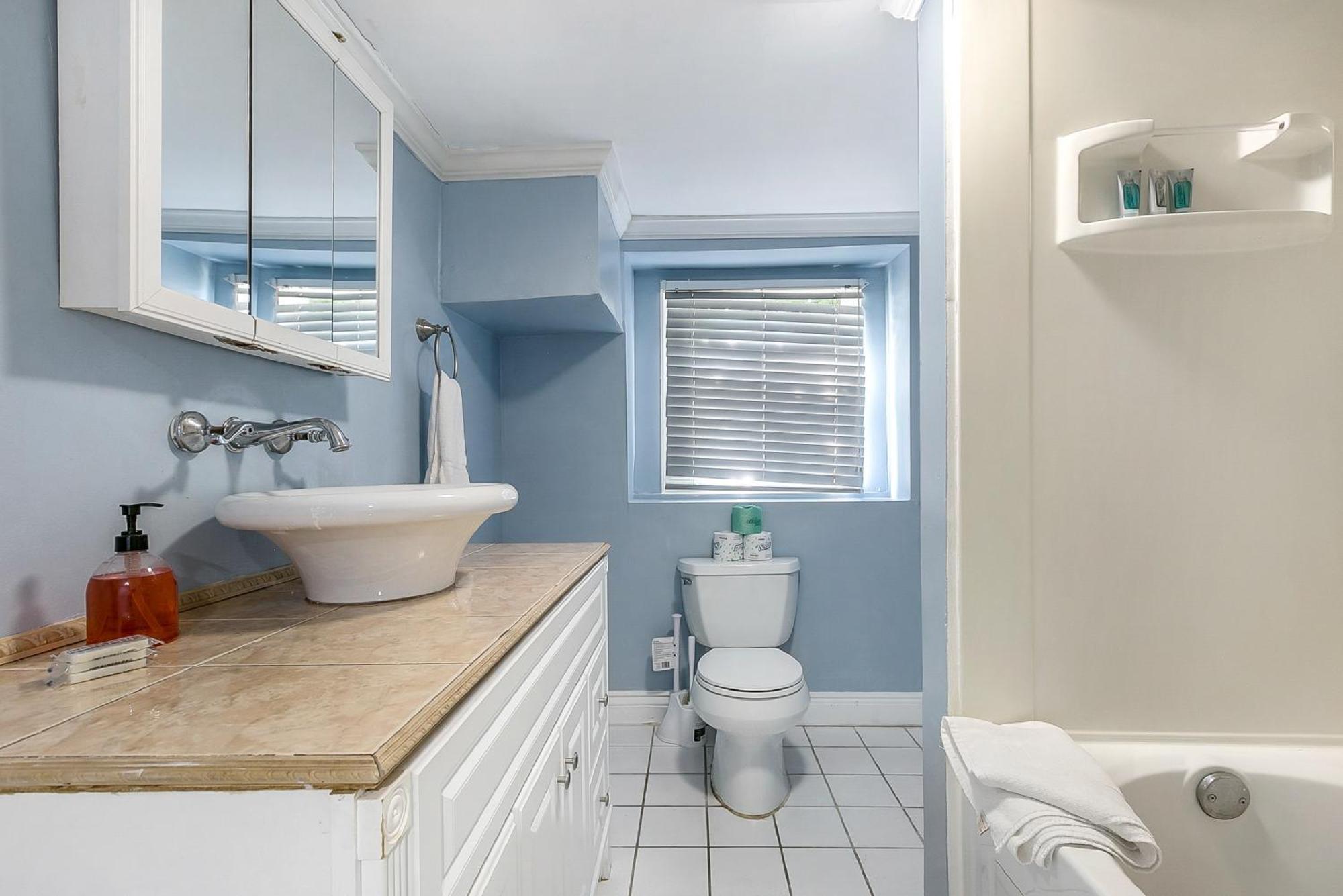 Express Close To Amenities Apartment